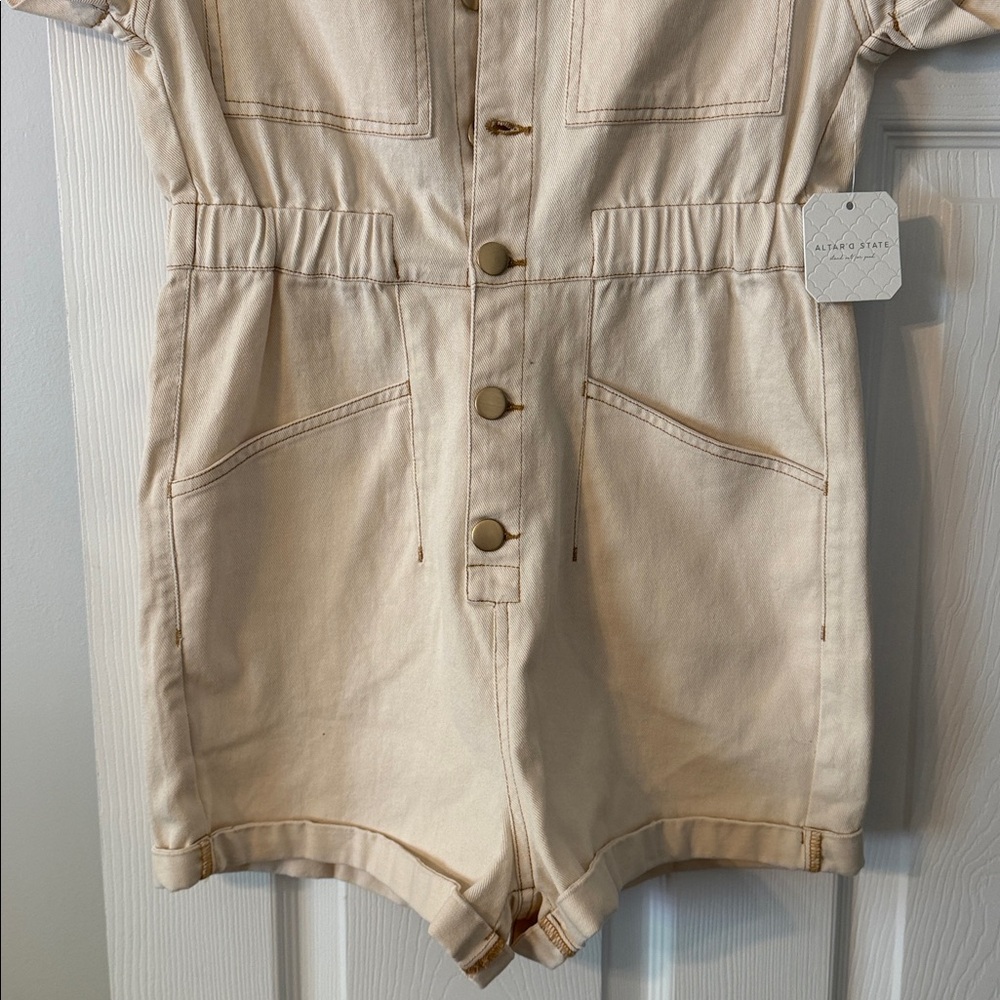 Altrad State Cream Short-Sleeve Denim Romper with Button Front and pockets - Picture 4 of 8
